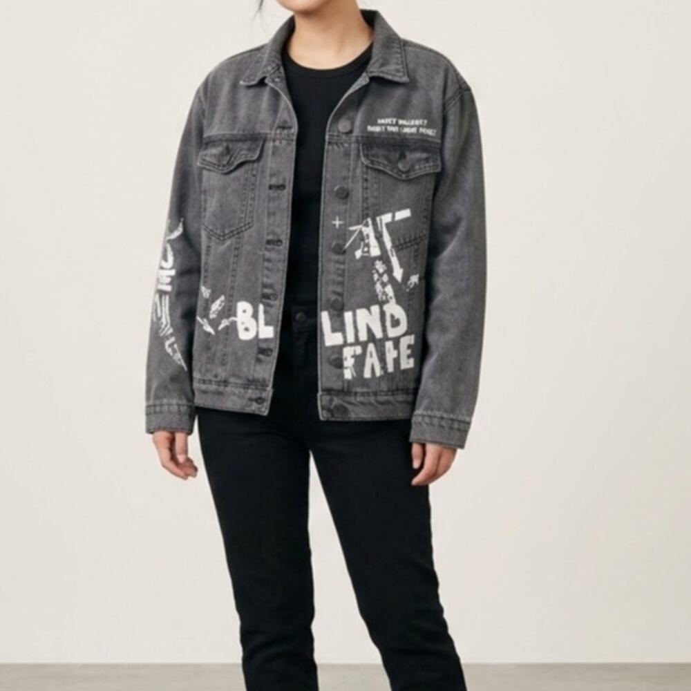 NEW Zara Girls Graffiti Gray Distressed Denim Button Jean Jacket Size 13/14